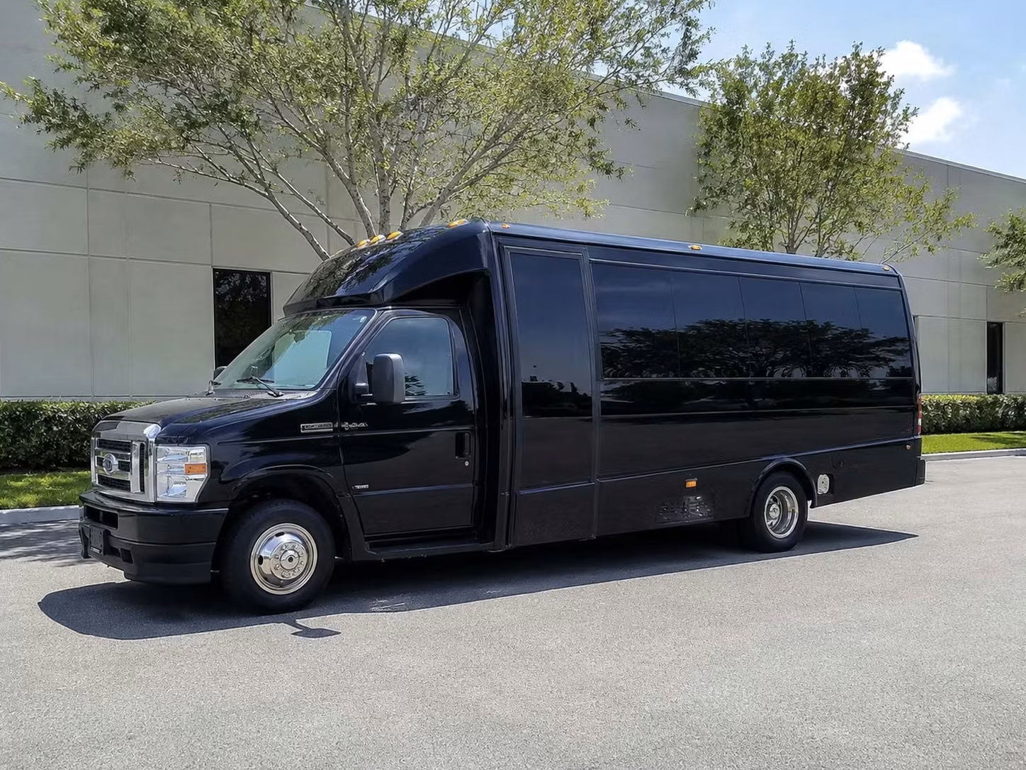 15 passenger minibus